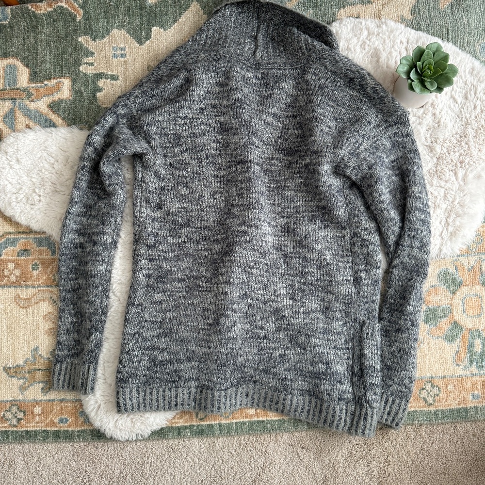 Gap Gray & White Knit Front Button Cardigan- Size… - image 2